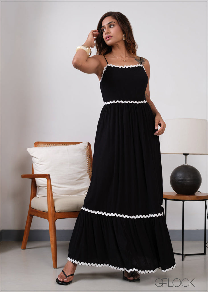 Contrast Piping Detailed Dress - 280826