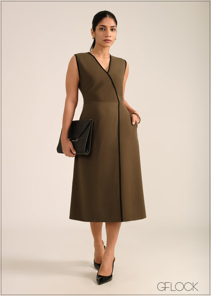 V-Neck Two Tone Dress - 261026